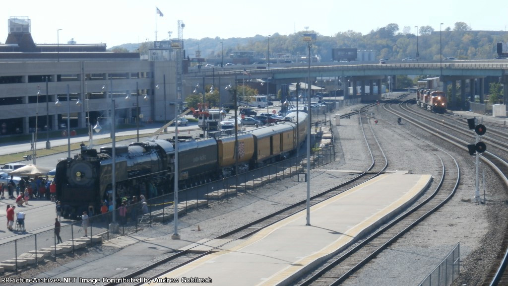 UP 844, BNSF 7573, 7526 + 5092